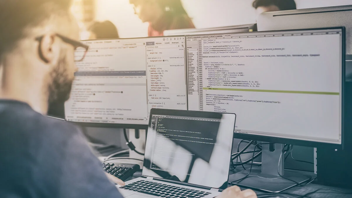 Coding-and-programming_coder-and-programmer_headline--e1725376944716